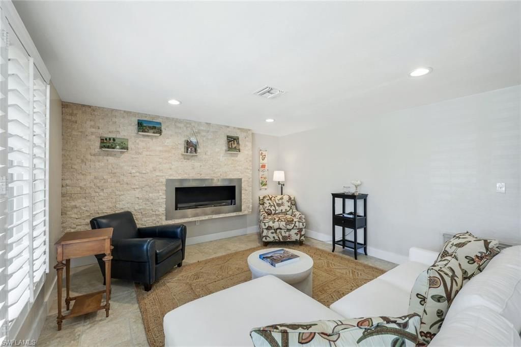 725 Old Trail Dr, Naples, FL 34103 Photo