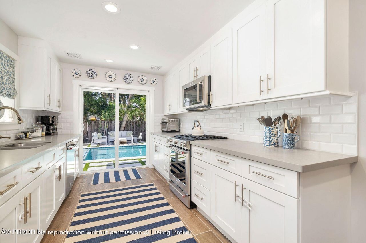 216 Lakeland Drive, West Palm Beach, FL 33405 Photo