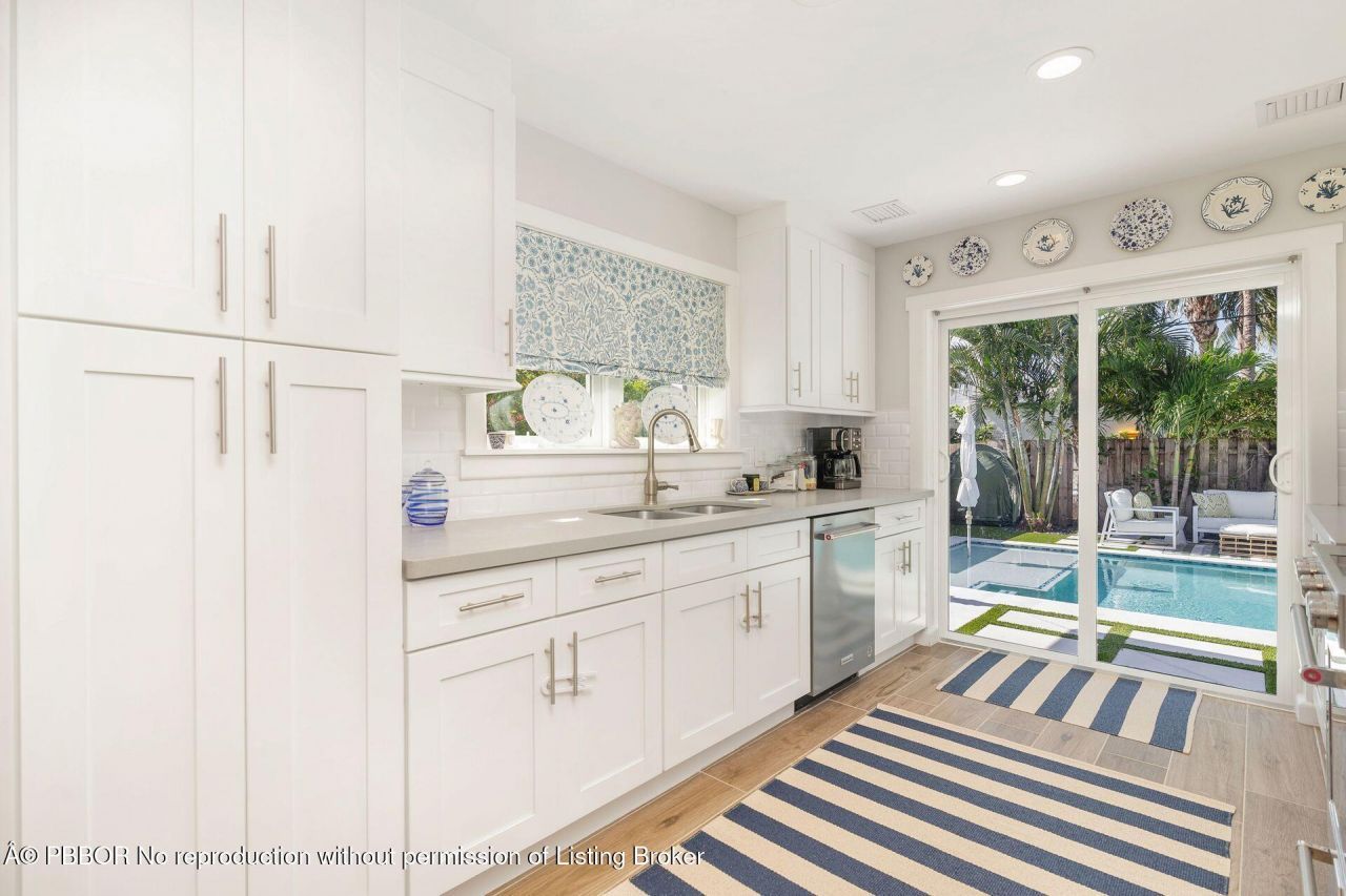 216 Lakeland Drive, West Palm Beach, FL 33405 Photo