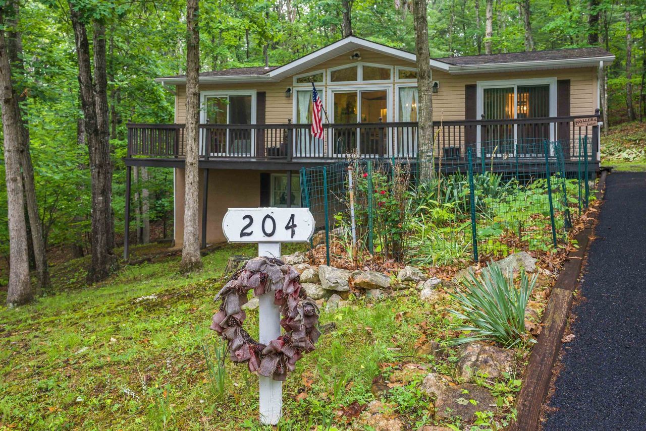 204 Spotswood Ln, Mcgaheysville, VA 22840 Main Photo