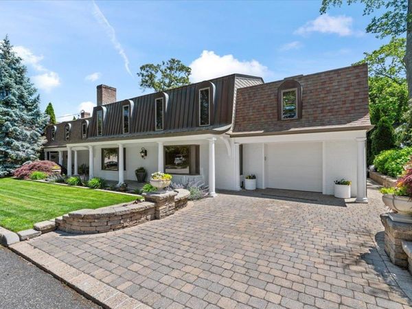 23 Forest Road, Kings Park, NY 11754