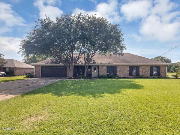 302 Willow Wood Drive, New Iberia, LA 70563