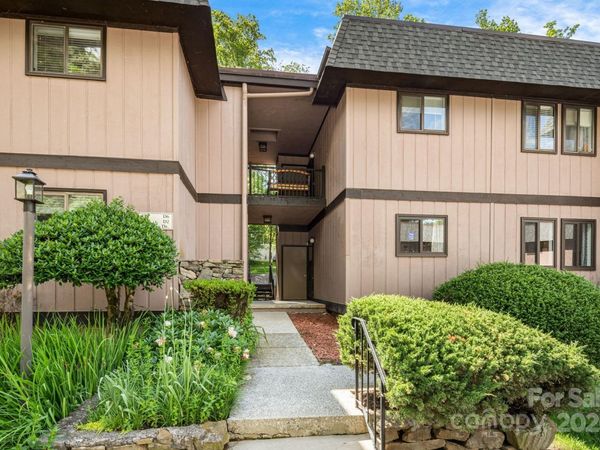 15 Lake Drive, Unit D2, Laurel Park, NC 28739