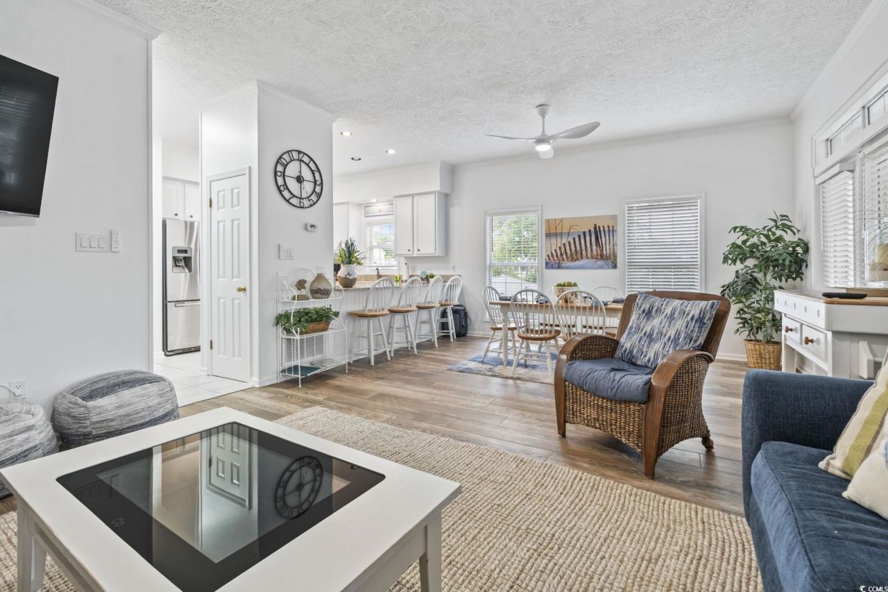 327 A Lakeside Dr. Photo 9