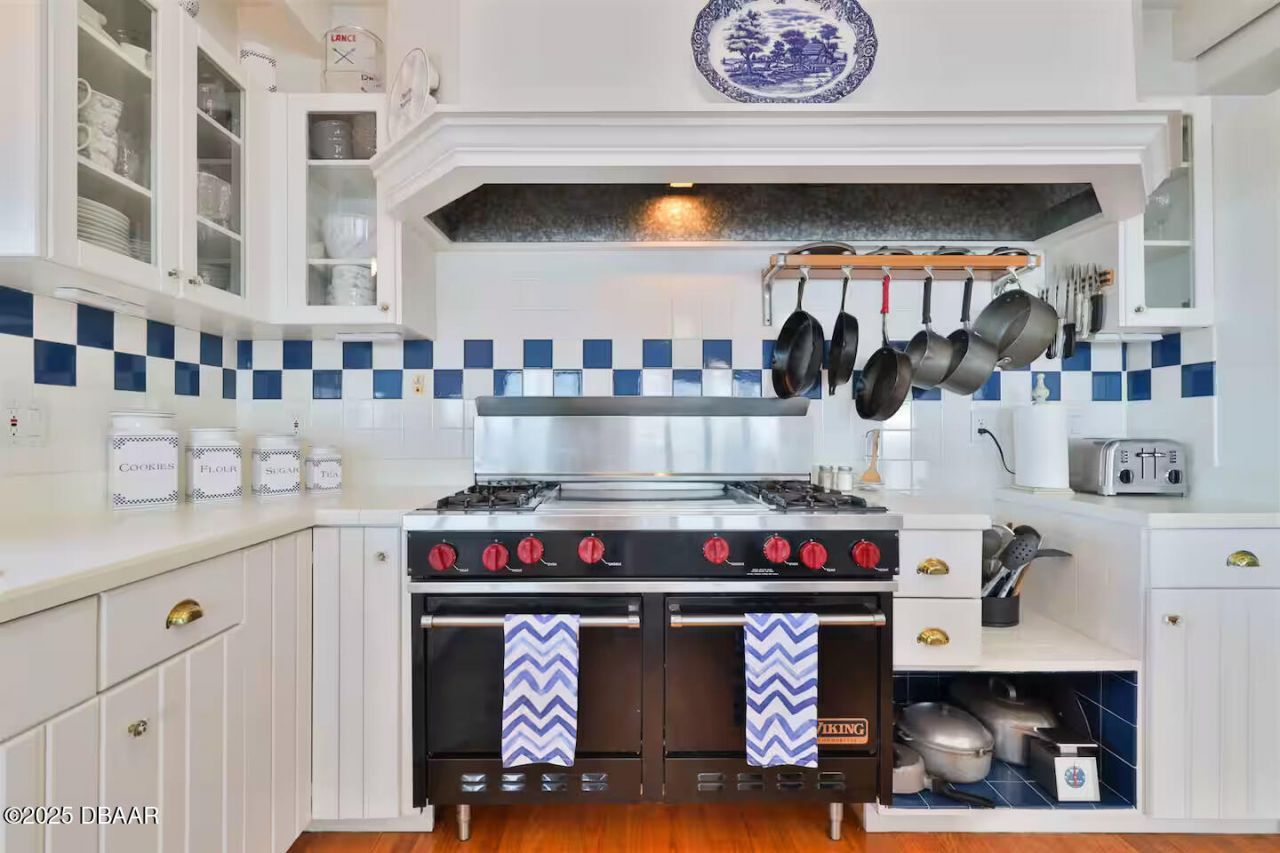 21951 Tarragona Way, Astor, FL 32102 Photo