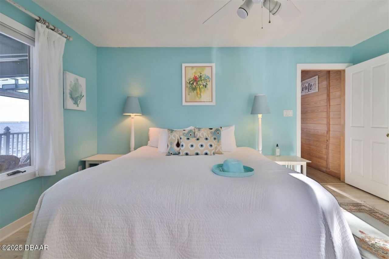 21951 Tarragona Way, Astor, FL 32102 Photo