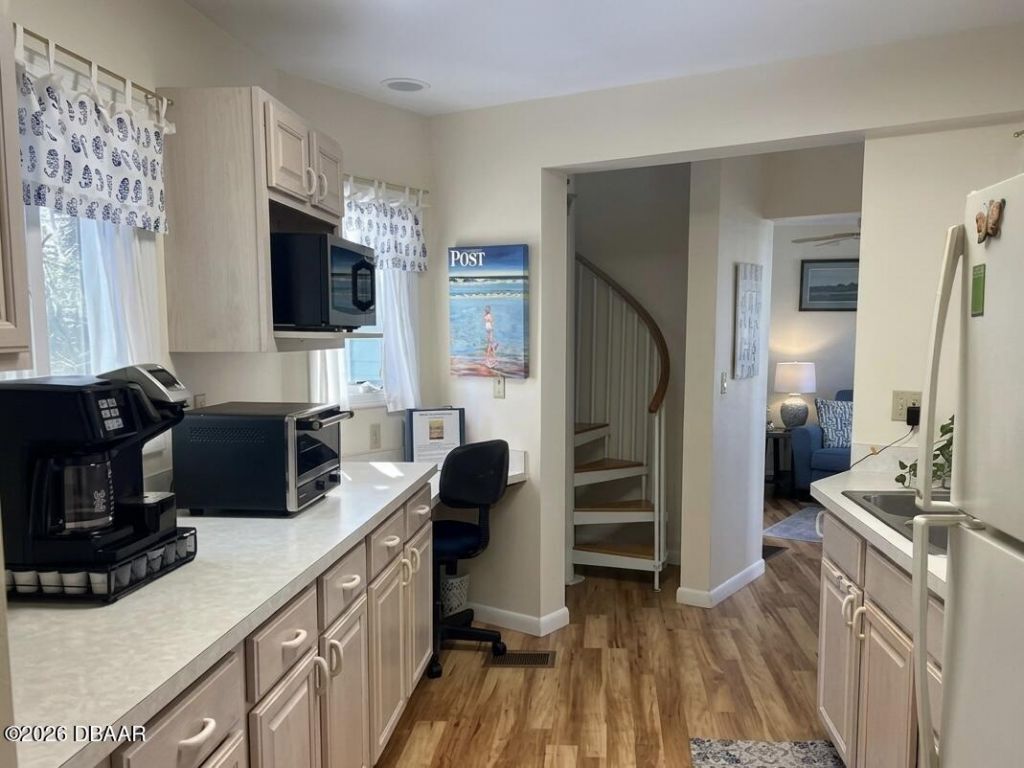 21951 Tarragona Way, Astor, FL 32102 Photo