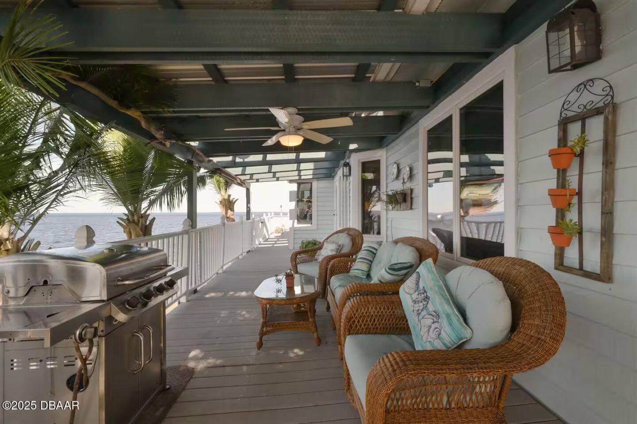 21951 Tarragona Way, Astor, FL 32102 Photo