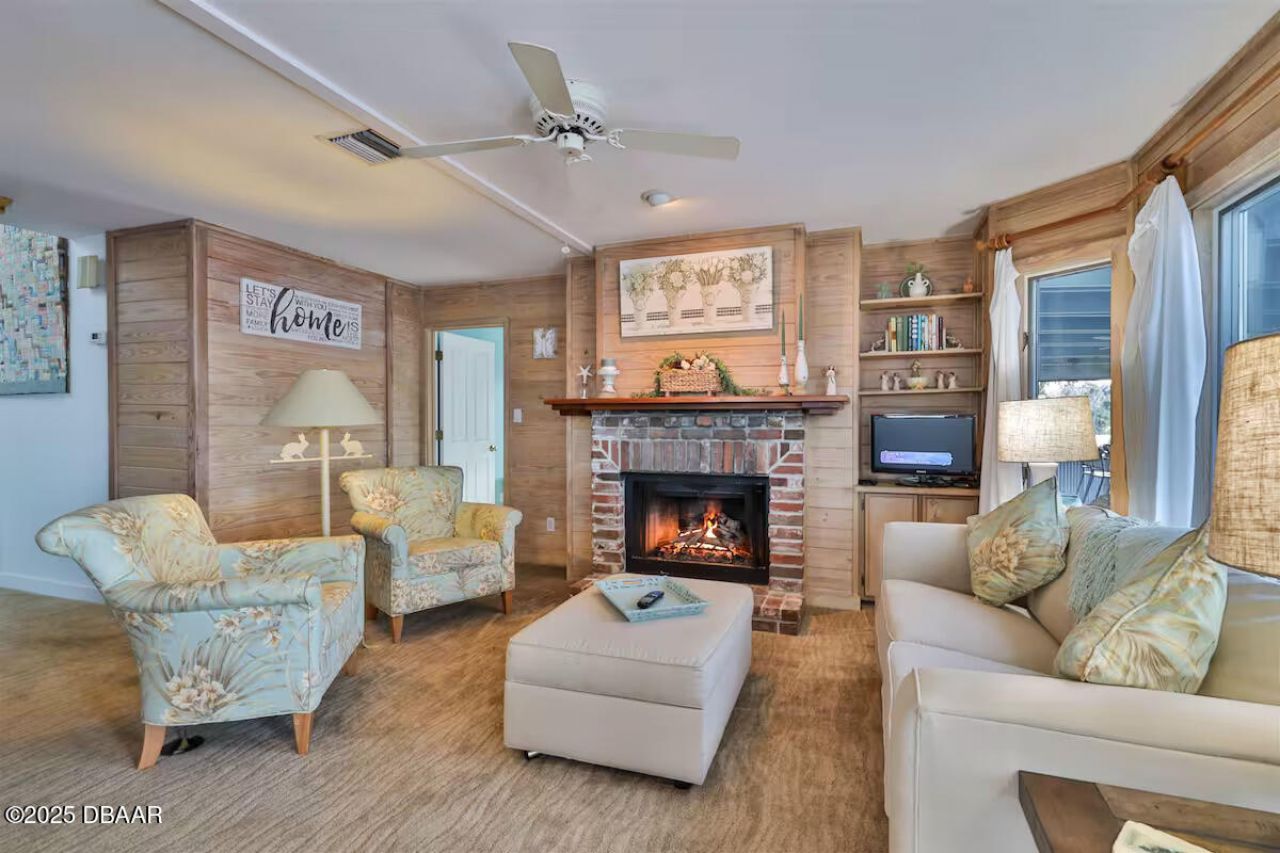 21951 Tarragona Way, Astor, FL 32102 Photo