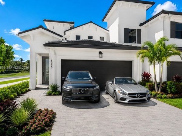 6085 BARBARA CIRCLE, Naples, FL 34112