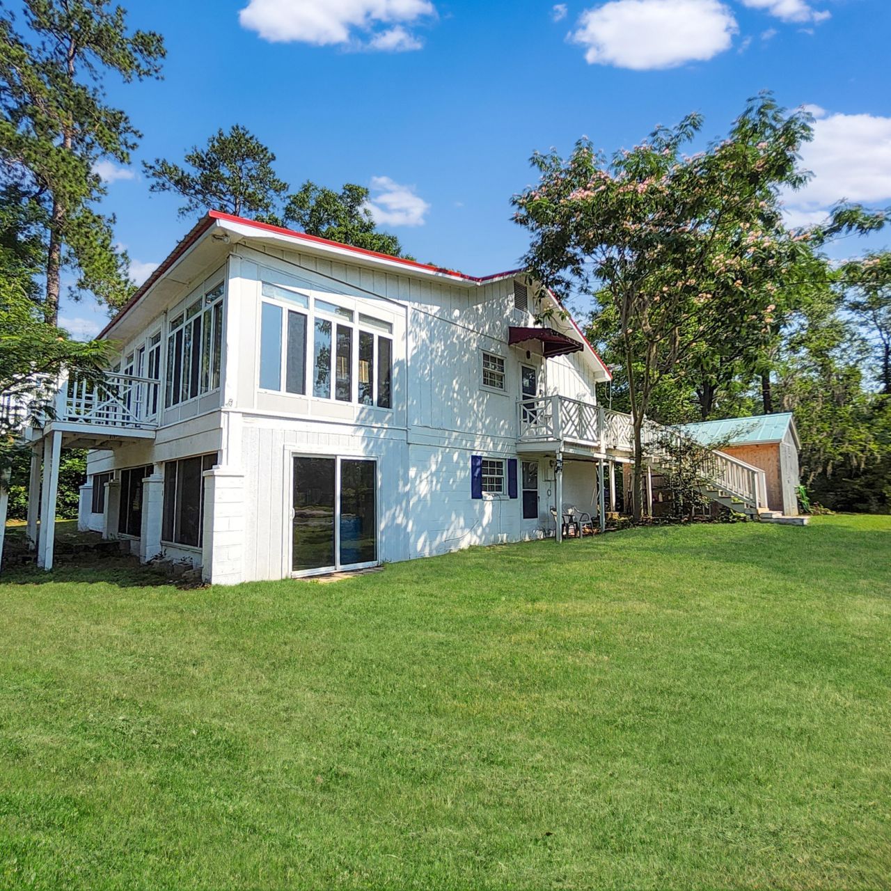 1201 Crescent Drive Photo 4