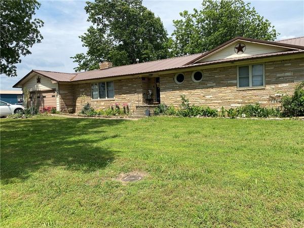 924 West Avenue, Lincoln, AR 72744