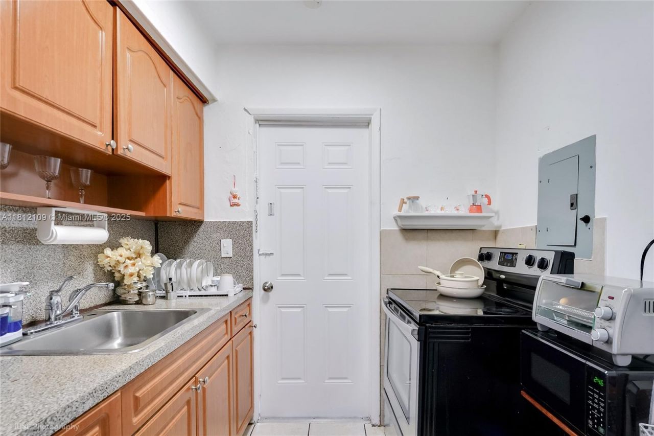 901 SW 34th Ave, Miami, FL 33135 Photo