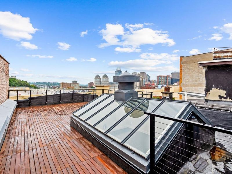 530 Reading Road, Cincinnati, OH 45202 Photo 35