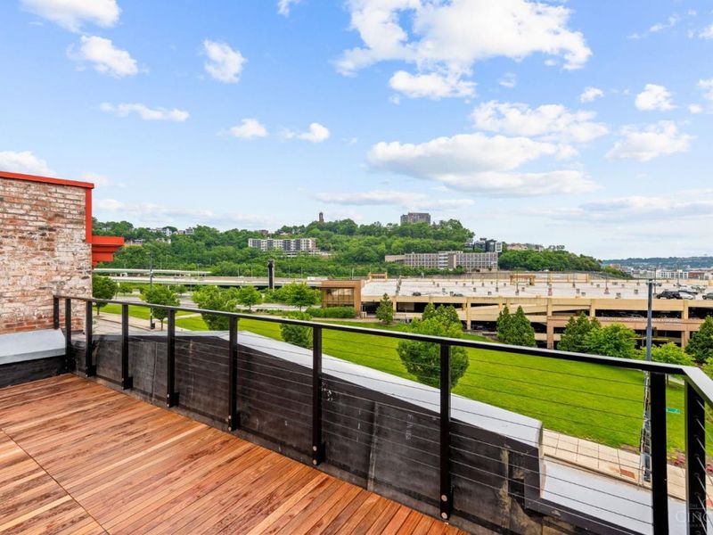 530 Reading Road, Cincinnati, OH 45202 Photo 38