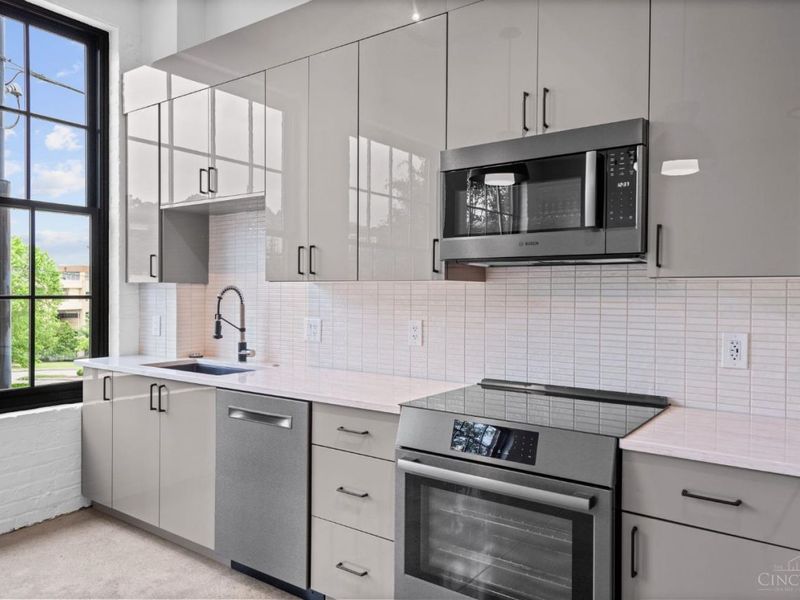 530 Reading Road, Cincinnati, OH 45202 Photo 48