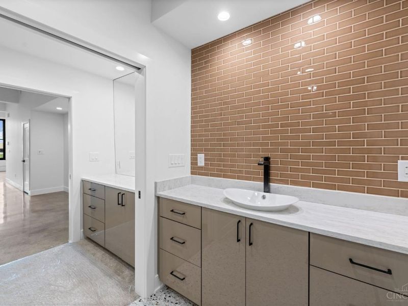 530 Reading Road, Cincinnati, OH 45202 Photo 55