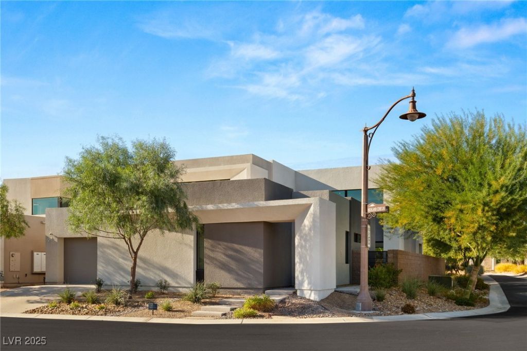 21 Highland Cove Lane, Henderson, NV 89011