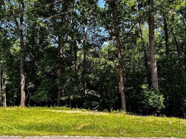 1020 HOPEWELL DR, Unicorp/Saulsbury, TN 38067