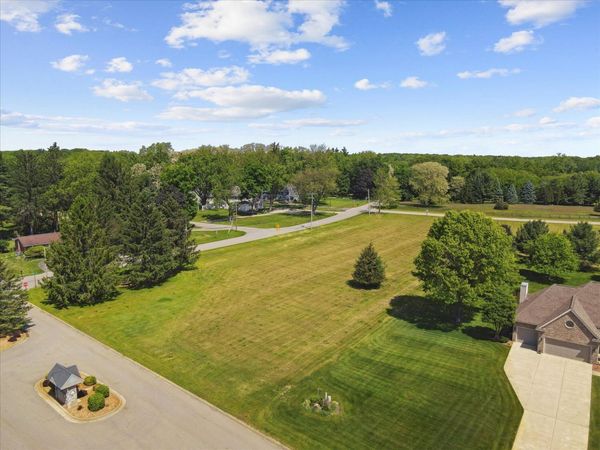 6000 Riverview Drive, Unit 5, Jackson, MI 49203