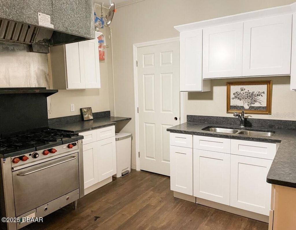 404 S Ridgewood Avenue, Daytona Beach, FL 32114 Photo