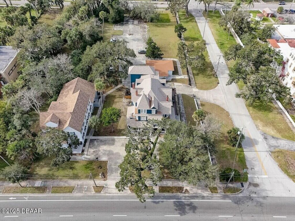 404 S Ridgewood Avenue, Daytona Beach, FL 32114 Photo