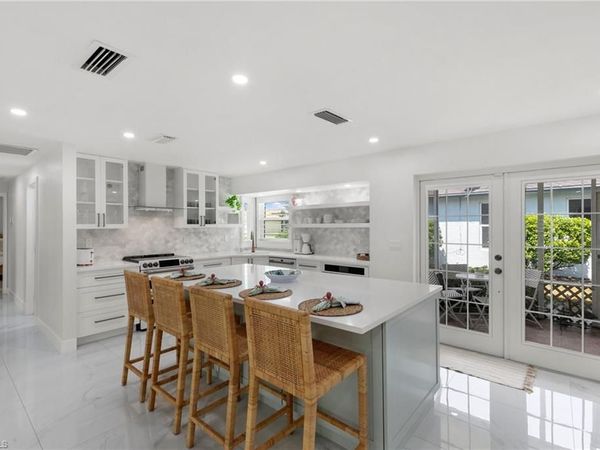 700 100th AVE N, NAPLES, FL 34108