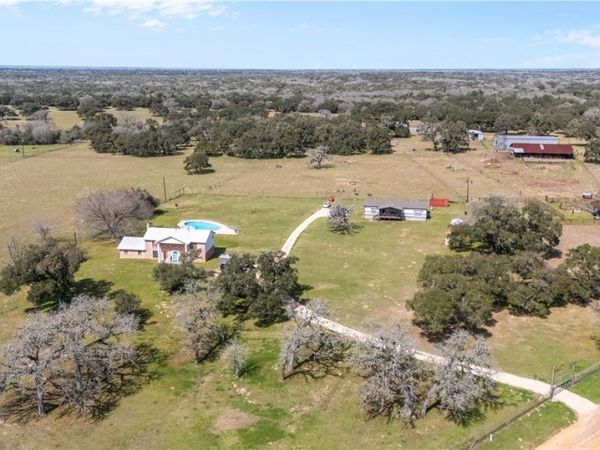 6072 County Road 122, Hallettsville, TX 77964