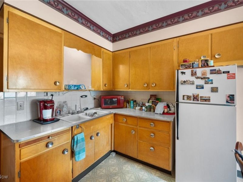 16903 Fischer Road, Cleveland, OH 44107 Photo 18