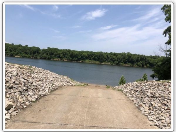 01 COLONEL JAMES HARDIN DR, Clifton, TN 38425