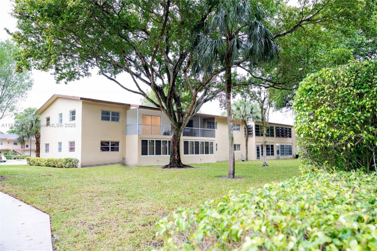 251 NW 76th Ave, Unit 208, Margate, FL 33063 Photo