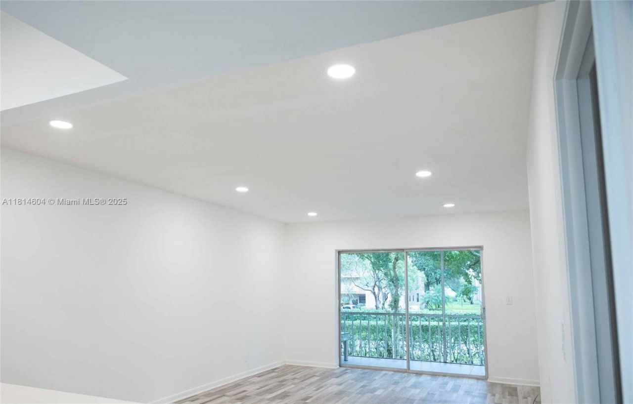 251 NW 76th Ave, Unit 208, Margate, FL 33063 Photo