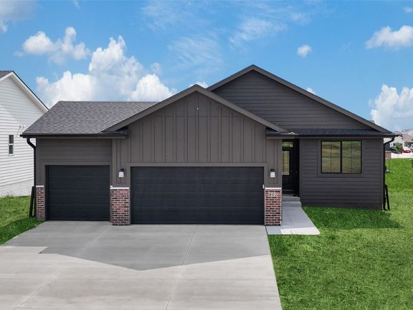 802 31st Court SW, Altoona, IA 50009