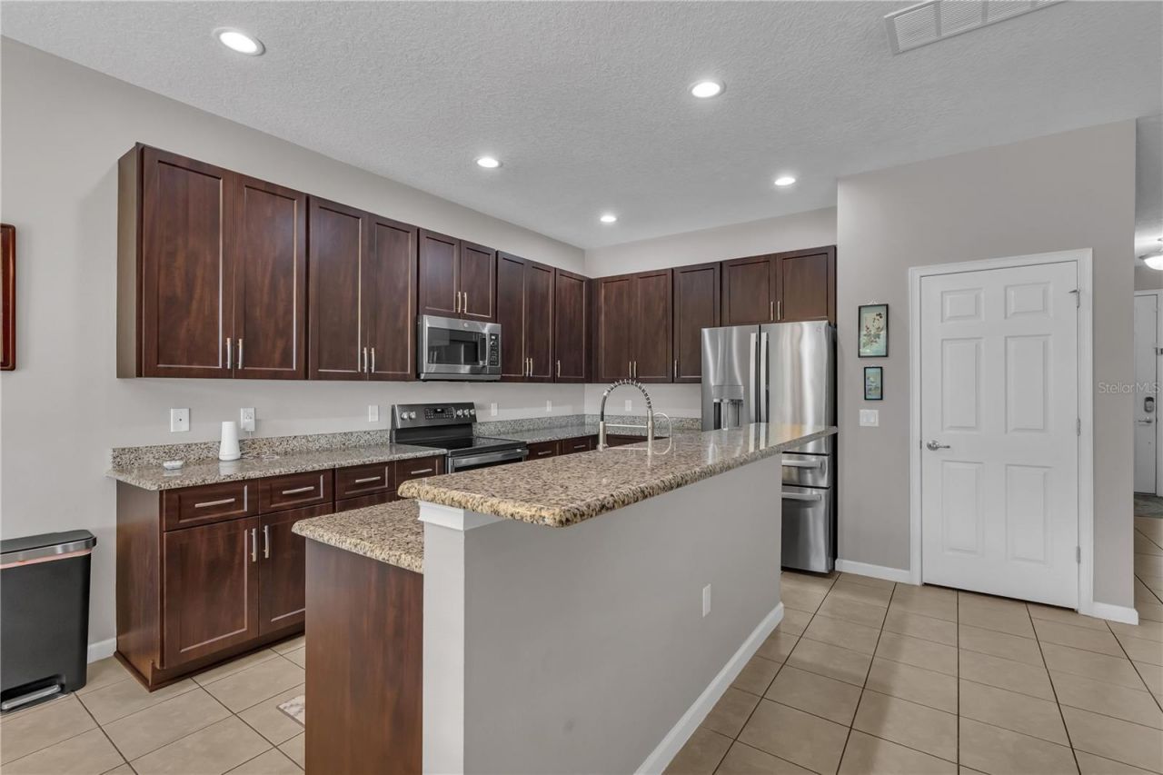 391 Cabello Drive, Davenport, FL 33837 Photo