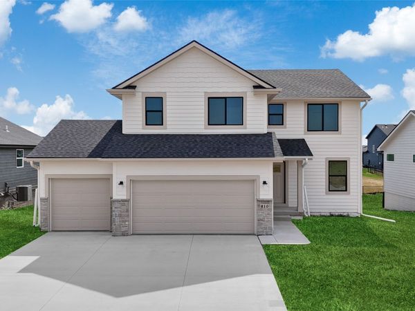 810 31st Court SW, Altoona, IA 50009