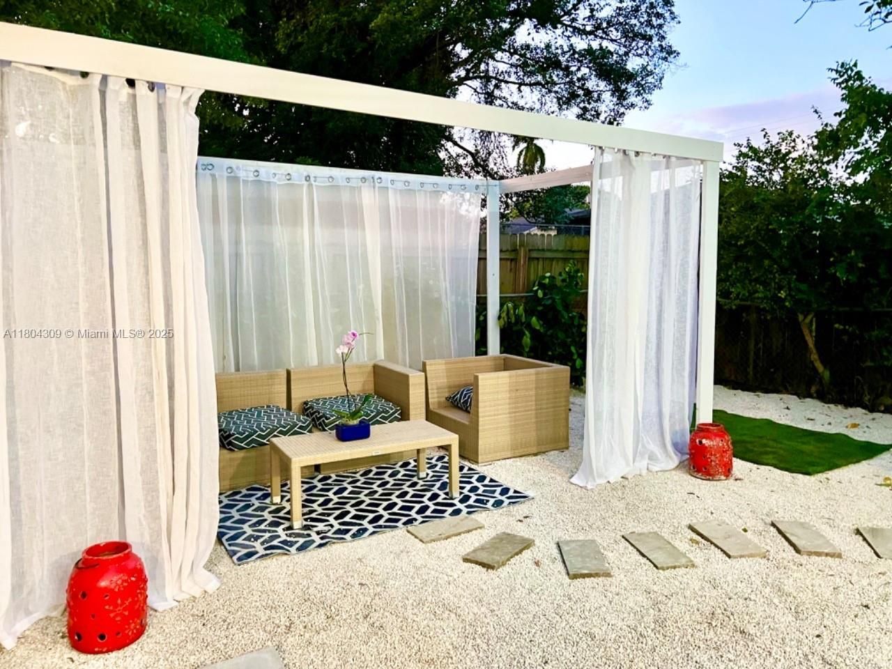 8280 NE 1st Pl, Miami, FL 33138 Photo