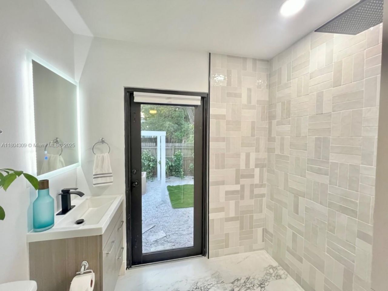 8280 NE 1st Pl, Miami, FL 33138 Photo