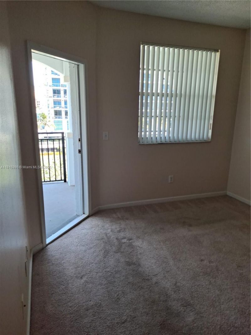 3255 NE 184th St, Unit 12402, Aventura, FL 33160 Photo