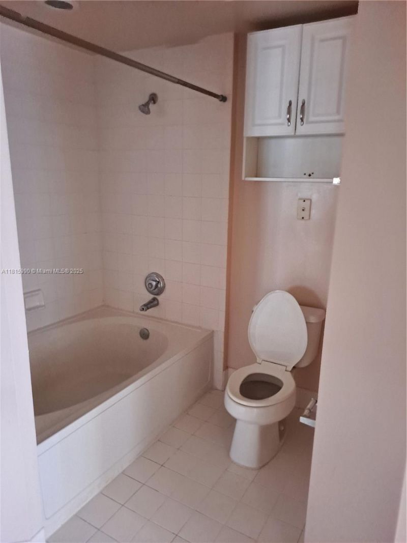 3255 NE 184th St, Unit 12402, Aventura, FL 33160 Photo