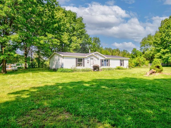 12650 State Road, Leslie, MI 49251