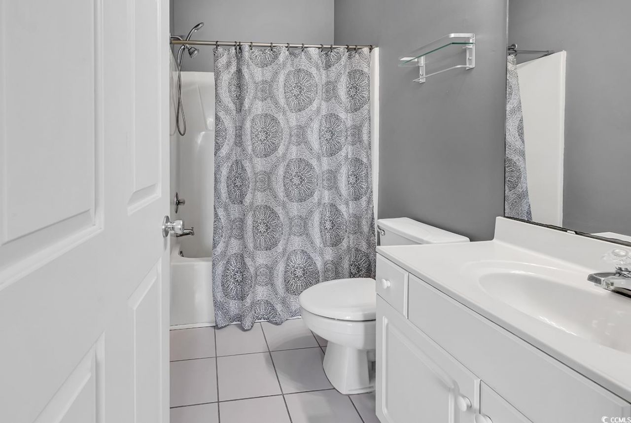 2020 Cross Gate Blvd. Photo 23