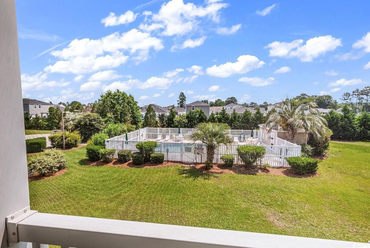 2020 Cross Gate Blvd. Photo 26