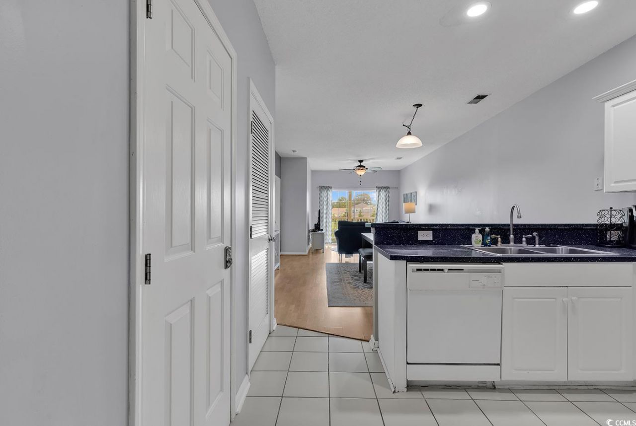 2020 Cross Gate Blvd. Photo 4