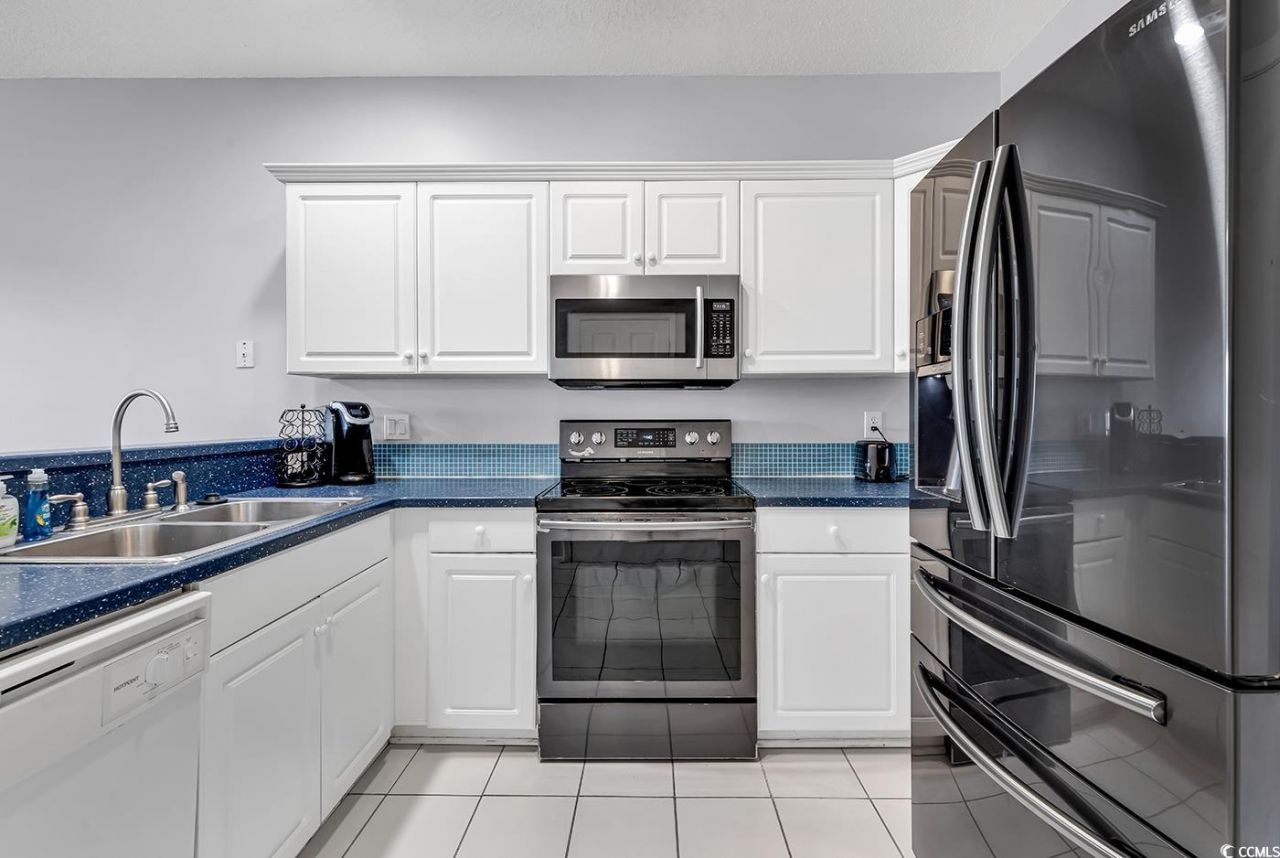 2020 Cross Gate Blvd. Photo 6