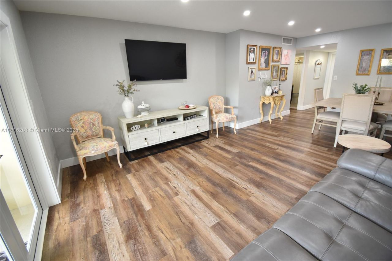 8469 SW 137th Ave, Unit 8469, Miami, FL 33183 Photo