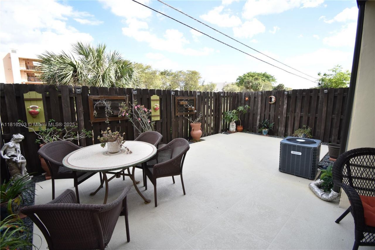 8469 SW 137th Ave, Unit 8469, Miami, FL 33183 Photo