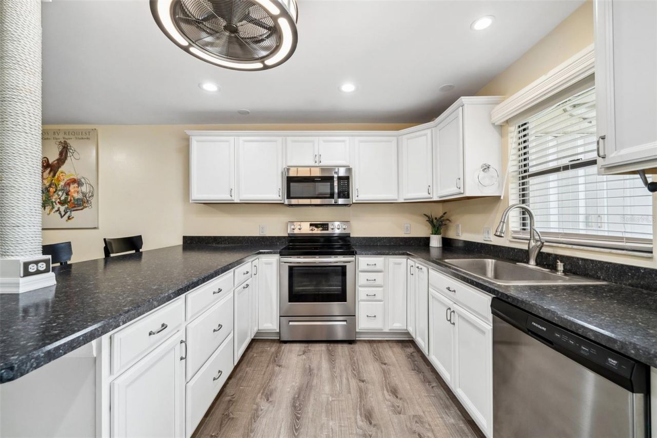 4803 SW Santa Barbara Court, Unit 5, Cape Coral, FL 33914 Photo