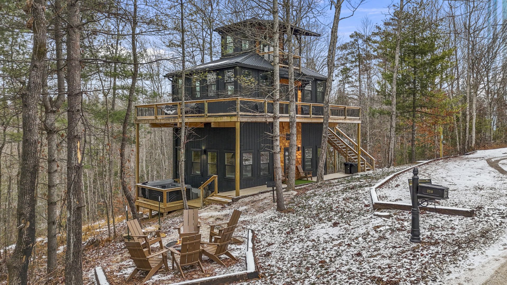 52 West Spencer Rd, Campton, KY 41301