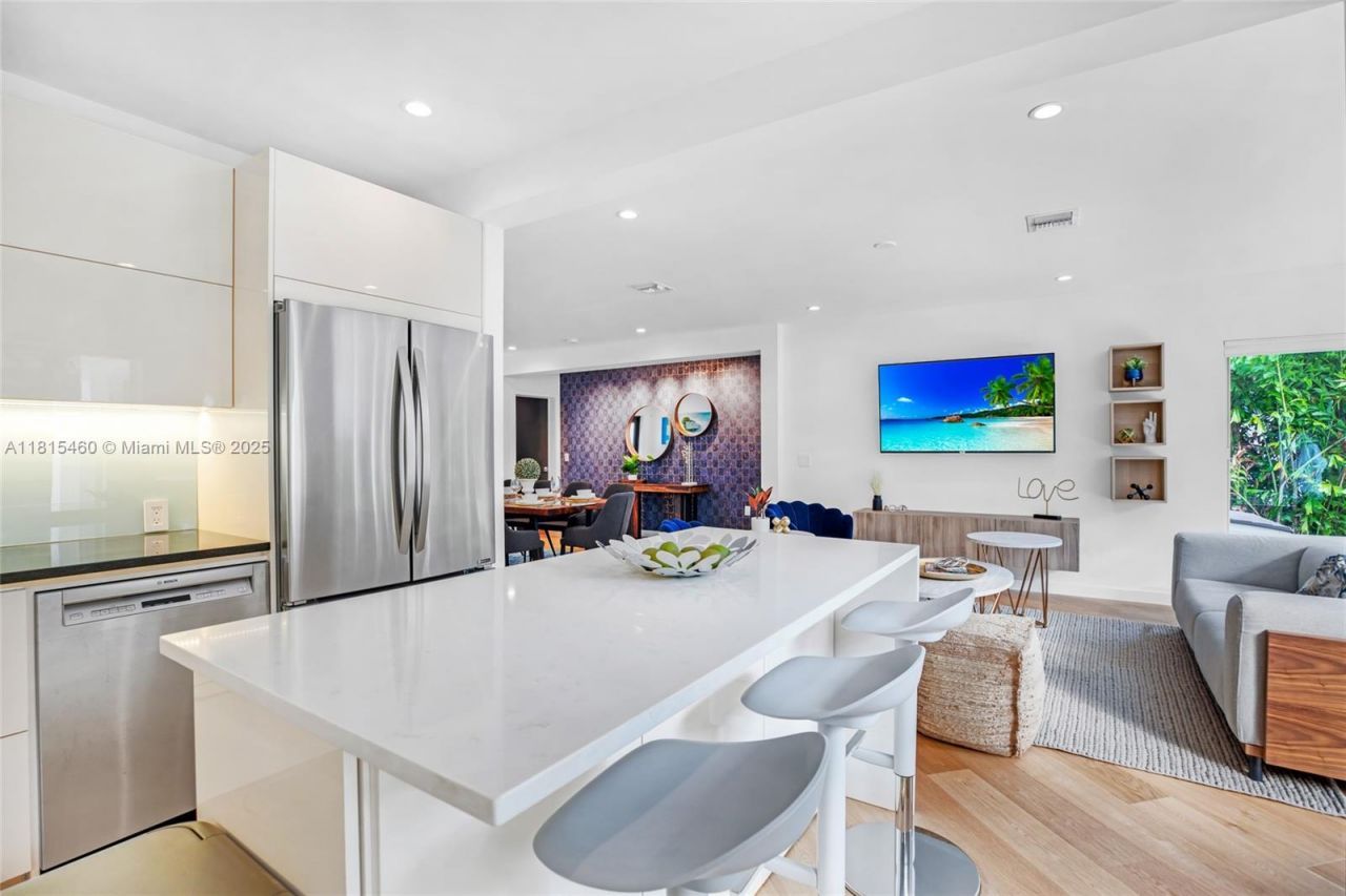 38 SW 25th Rd, Miami, FL 33129 Photo