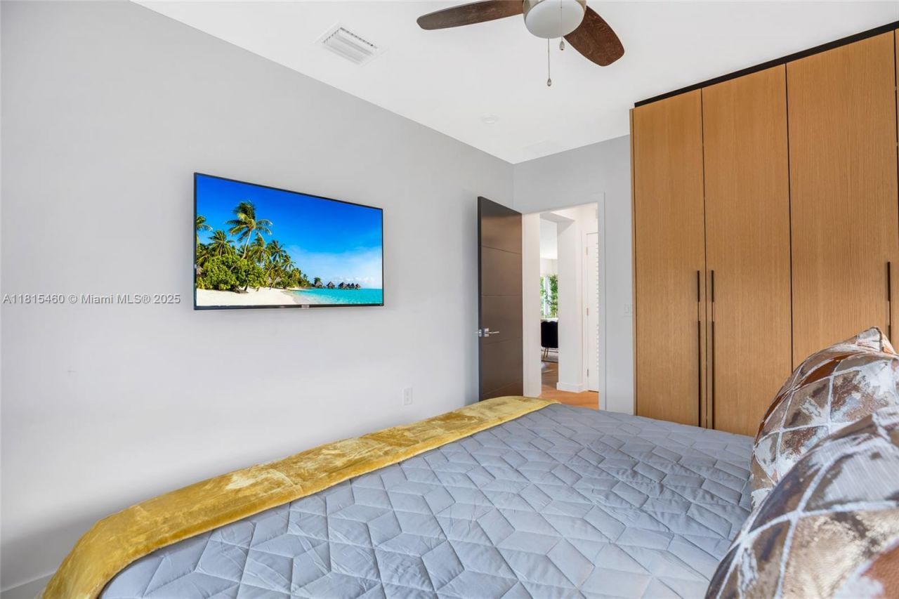 38 SW 25th Rd, Miami, FL 33129 Photo